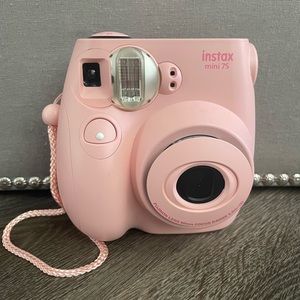 Fujifilm Instax Mini 7S + pink protective camera case